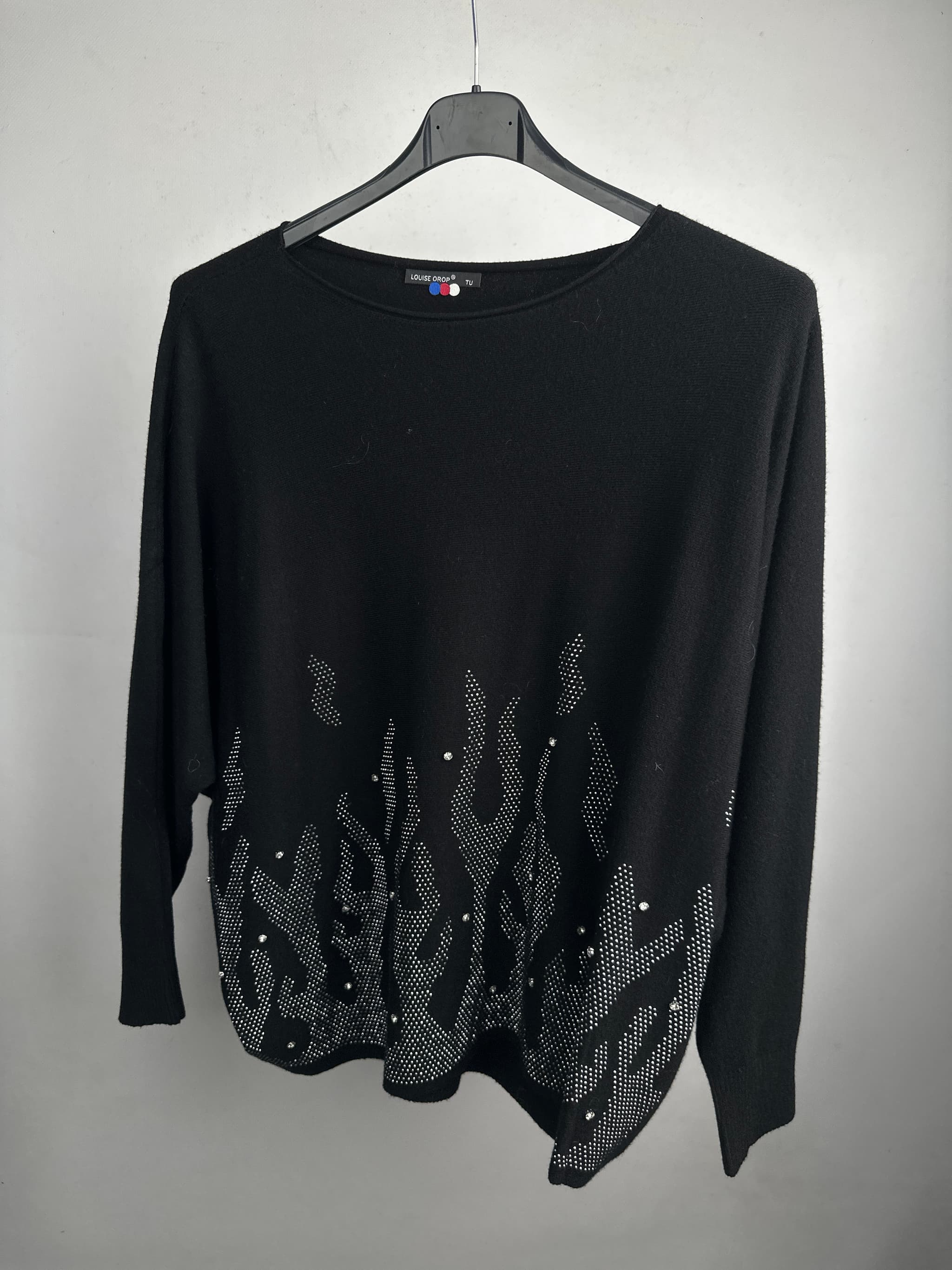 Sweter z cyrkoniami na dole