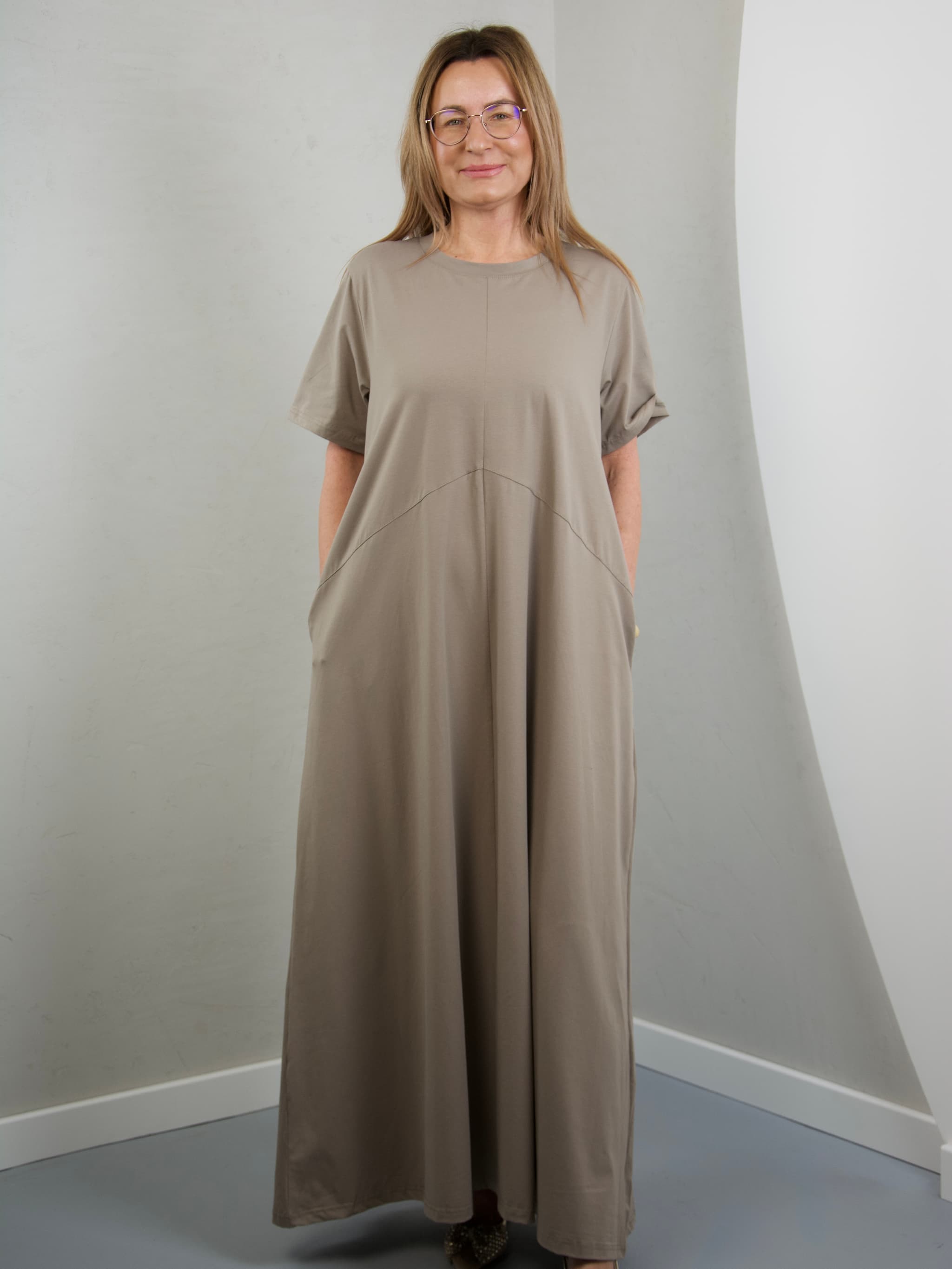 Maxi dress with pockets