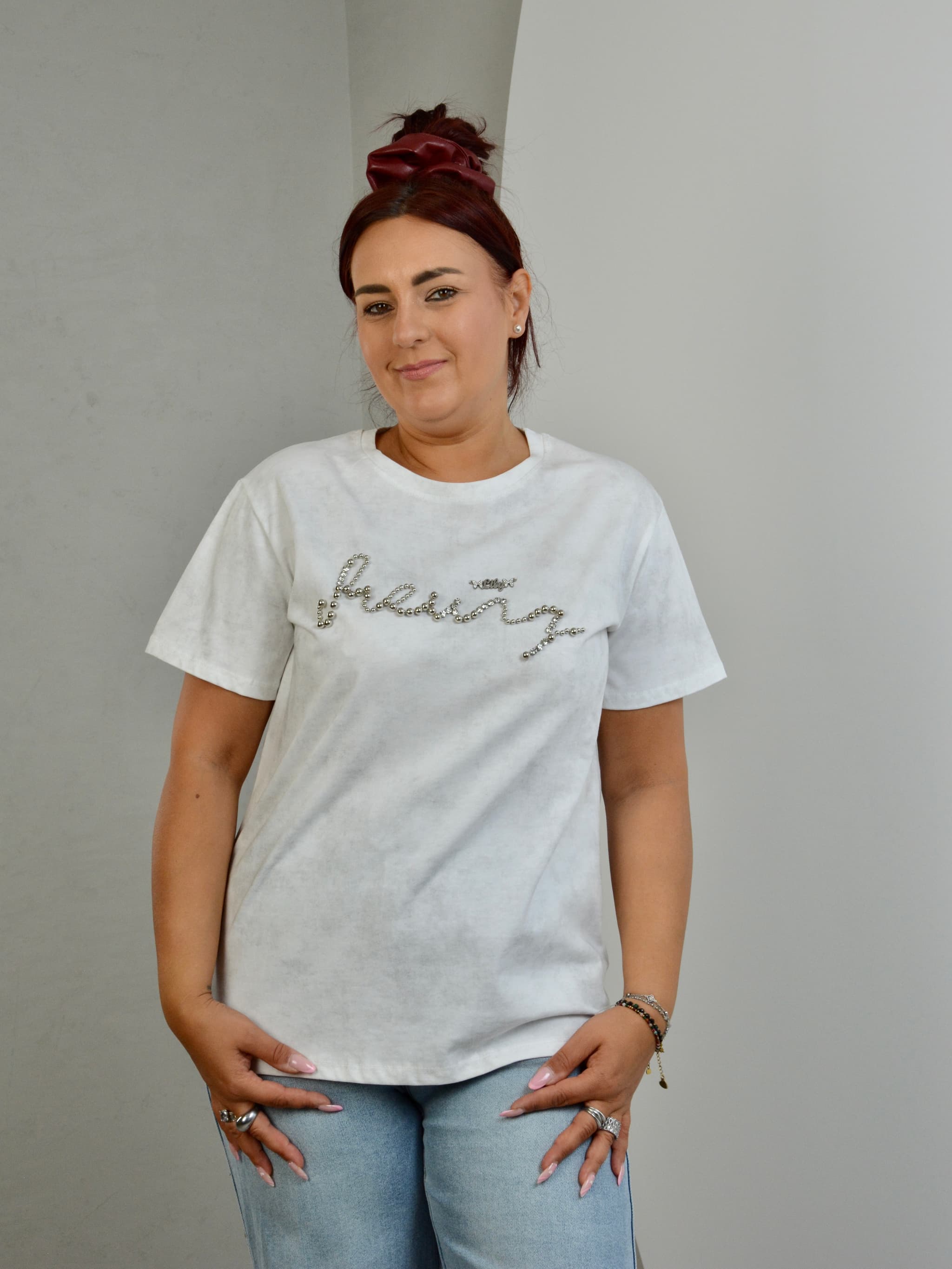 T-shirt  z cyrkonowym napisem