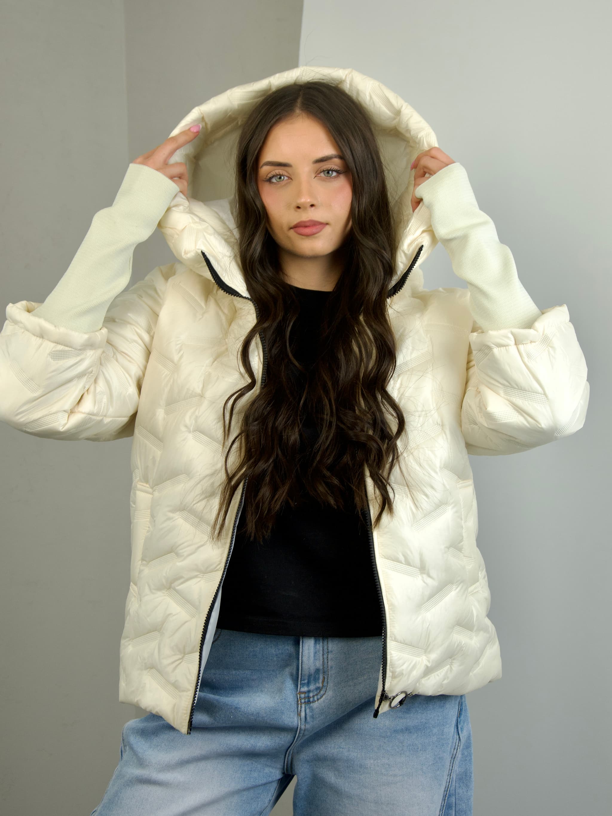 Spring jacket with knitted sleeves