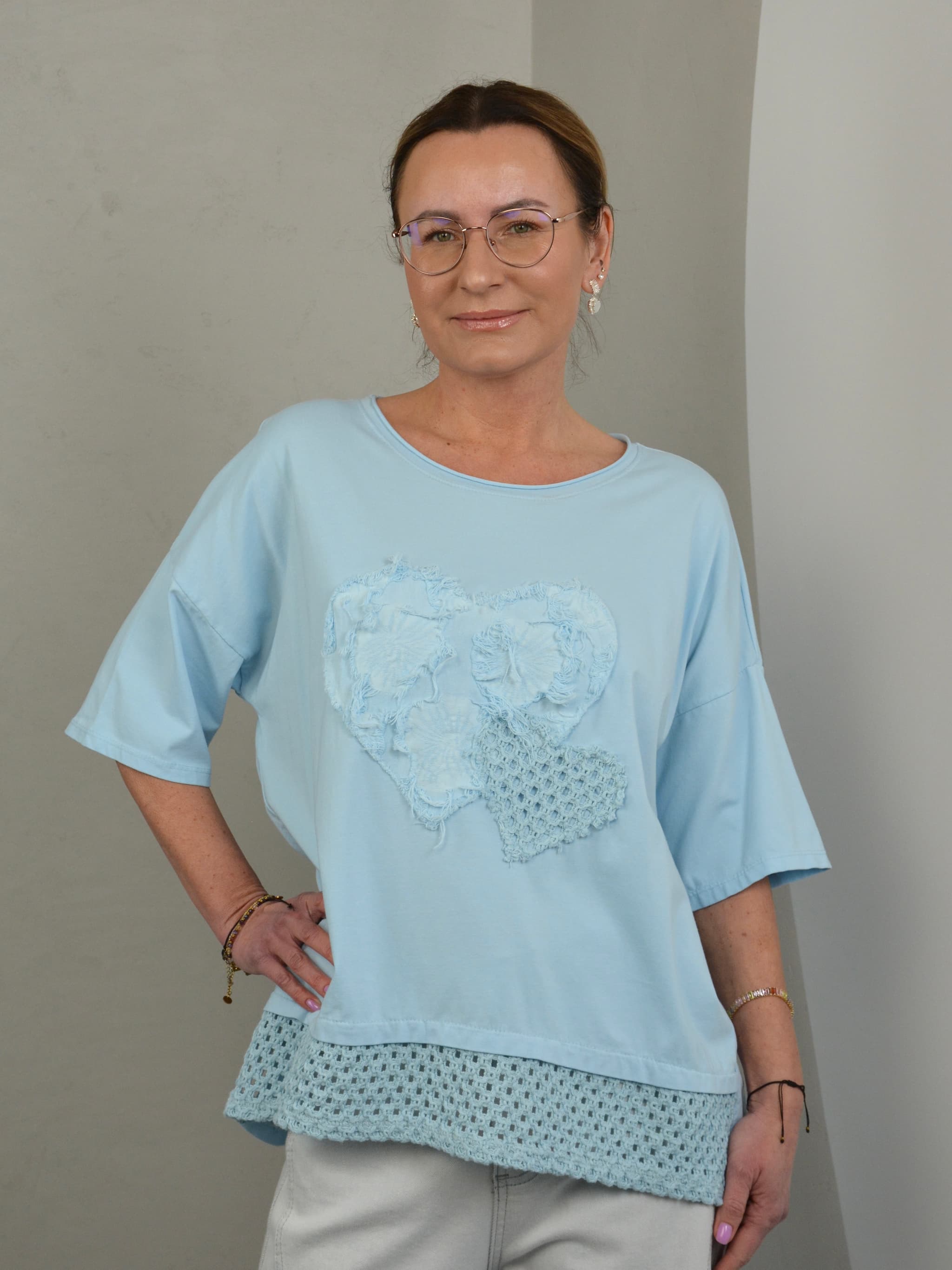Bluzka z ażurowym dołem
